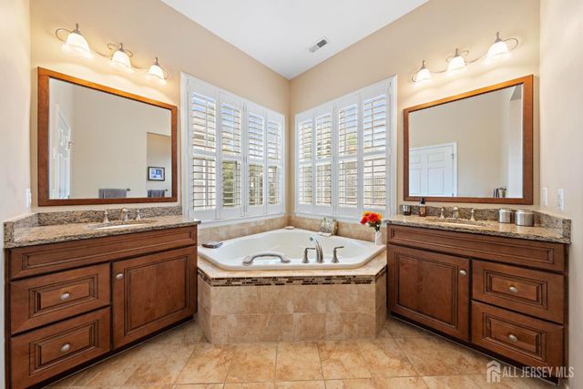 102 Riviera Drive, Monroe, NJ 08831