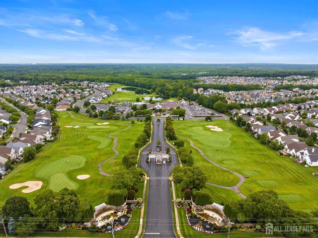 102 Riviera Drive, Monroe, NJ 08831