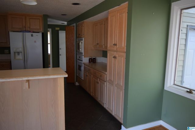 1200 PINE RIDGE CIRCLE, Sylacauga, AL 35150