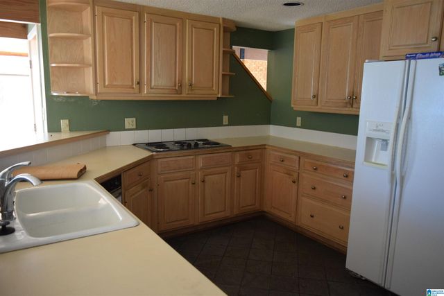 1200 PINE RIDGE CIRCLE, Sylacauga, AL 35150