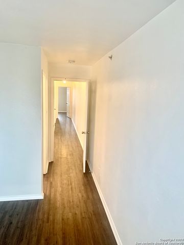10706 Mathom Lndg Apt 3, Universal City, TX 78148