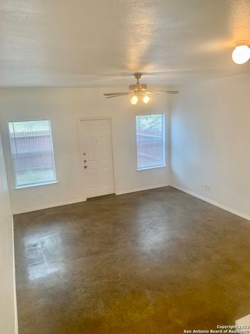 10706 Mathom Lndg Apt 3, Universal City, TX 78148