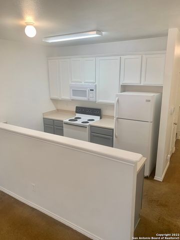 10706 Mathom Lndg Apt 3, Universal City, TX 78148