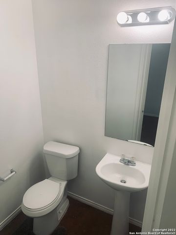10706 Mathom Lndg Apt 3, Universal City, TX 78148