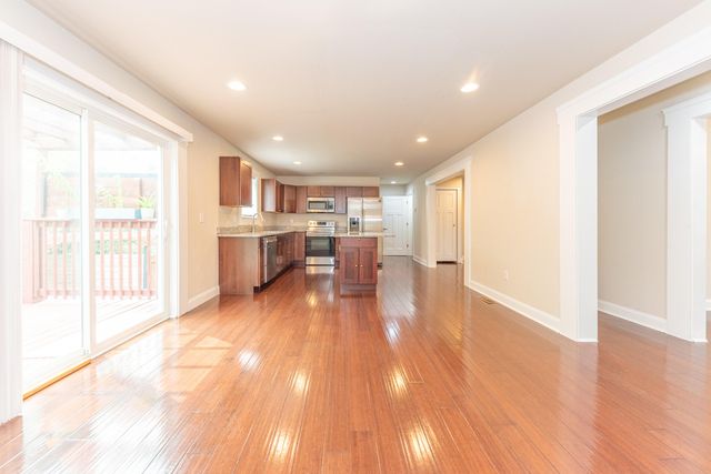 2 Maple Village Court, Ann Arbor, MI 48103