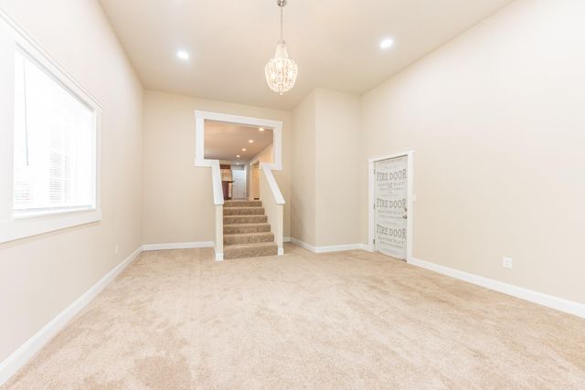 2 Maple Village Court, Ann Arbor, MI 48103