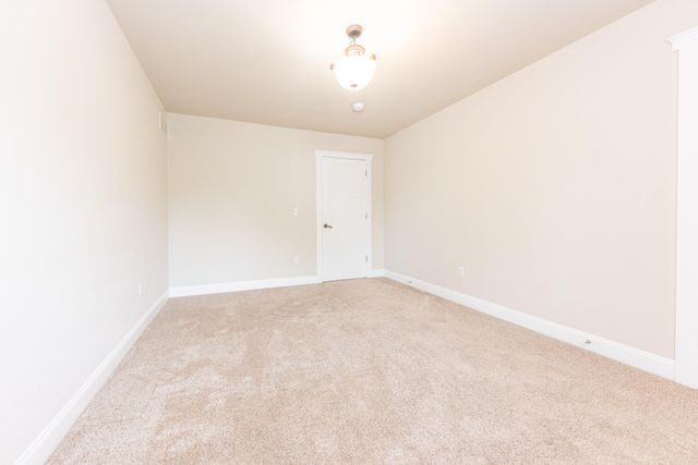 2 Maple Village Court, Ann Arbor, MI 48103