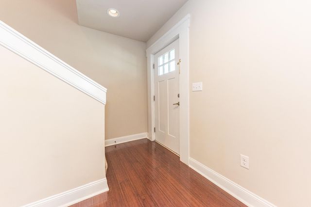 2 Maple Village Court, Ann Arbor, MI 48103