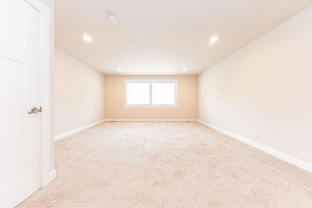 2 Maple Village Court, Ann Arbor, MI 48103