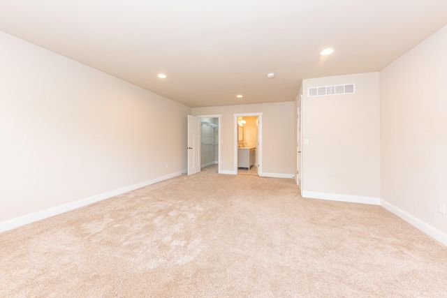 2 Maple Village Court, Ann Arbor, MI 48103