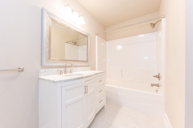 2 Maple Village Court, Ann Arbor, MI 48103
