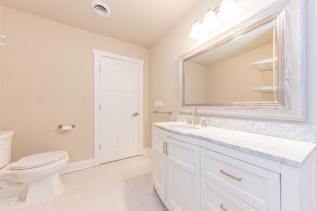 2 Maple Village Court, Ann Arbor, MI 48103