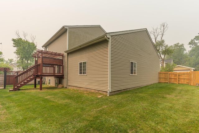 2 Maple Village Court, Ann Arbor, MI 48103