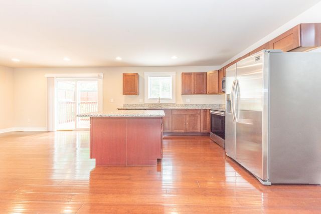 2 Maple Village Court, Ann Arbor, MI 48103