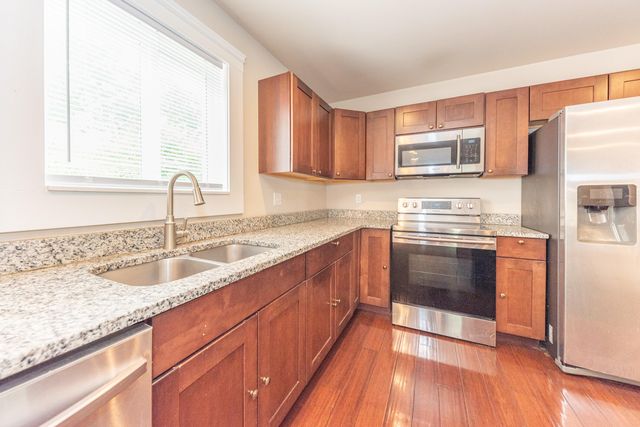 2 Maple Village Court, Ann Arbor, MI 48103