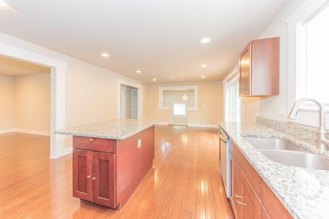 2 Maple Village Court, Ann Arbor, MI 48103