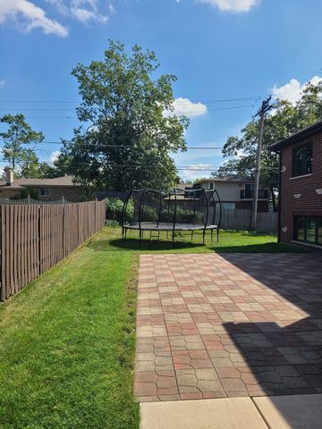 10057 S 86th Court, Palos Hills, IL 60465
