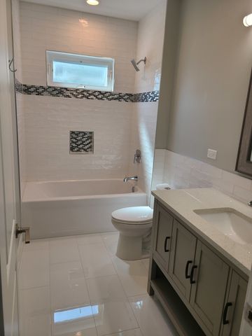 10057 S 86th Court, Palos Hills, IL 60465