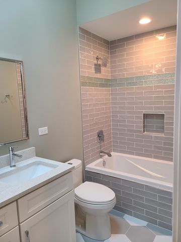 10057 S 86th Court, Palos Hills, IL 60465