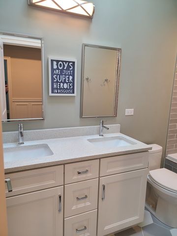 10057 S 86th Court, Palos Hills, IL 60465