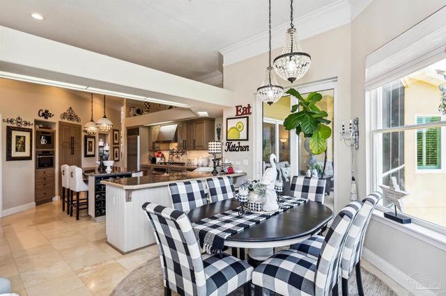 2 Colley Cv Dr, Gulf Breeze, FL 32561