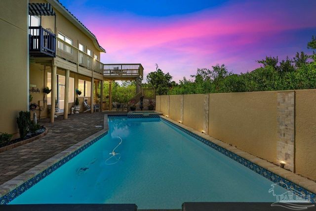 2 Colley Cv Dr, Gulf Breeze, FL 32561