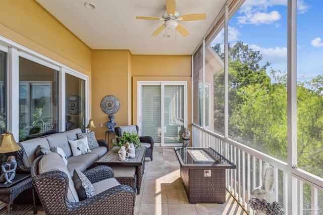 2 Colley Cv Dr, Gulf Breeze, FL 32561