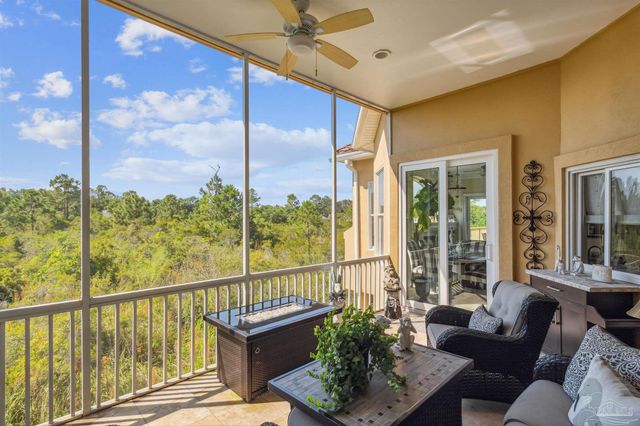 2 Colley Cv Dr, Gulf Breeze, FL 32561