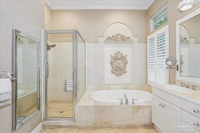 2 Colley Cv Dr, Gulf Breeze, FL 32561