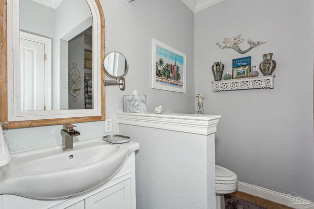 2 Colley Cv Dr, Gulf Breeze, FL 32561