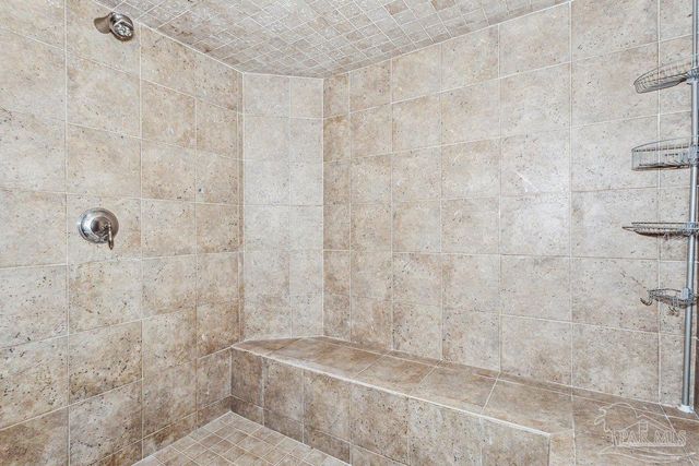 2 Colley Cv Dr, Gulf Breeze, FL 32561