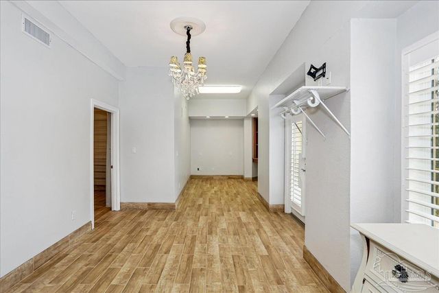 2 Colley Cv Dr, Gulf Breeze, FL 32561