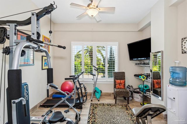 2 Colley Cv Dr, Gulf Breeze, FL 32561