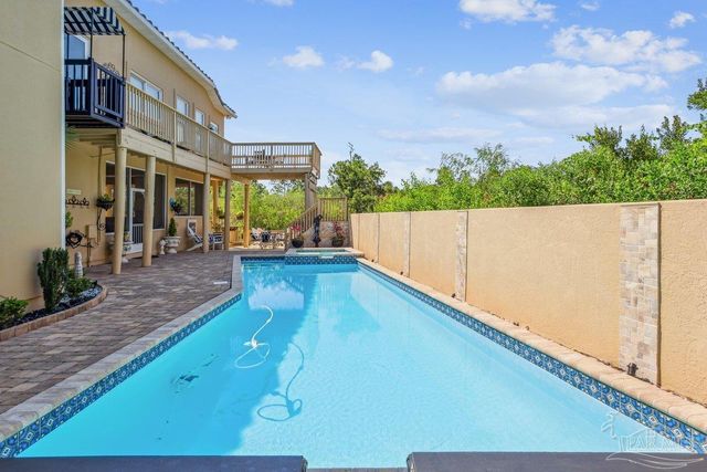 2 Colley Cv Dr, Gulf Breeze, FL 32561