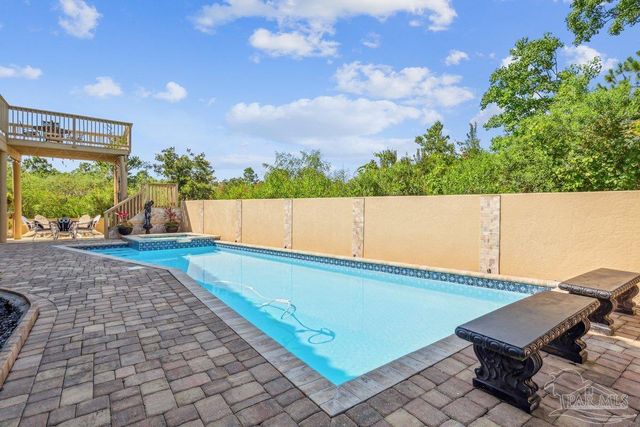 2 Colley Cv Dr, Gulf Breeze, FL 32561