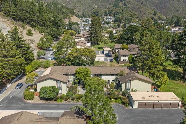 1089 Oddstad Boulevard, Pacifica, CA 94044