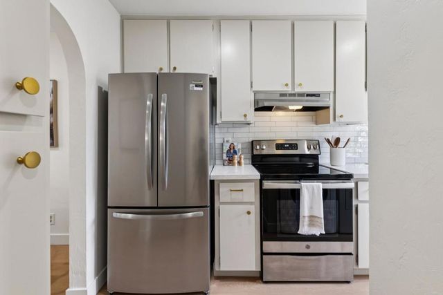 1089 Oddstad Boulevard, Pacifica, CA 94044