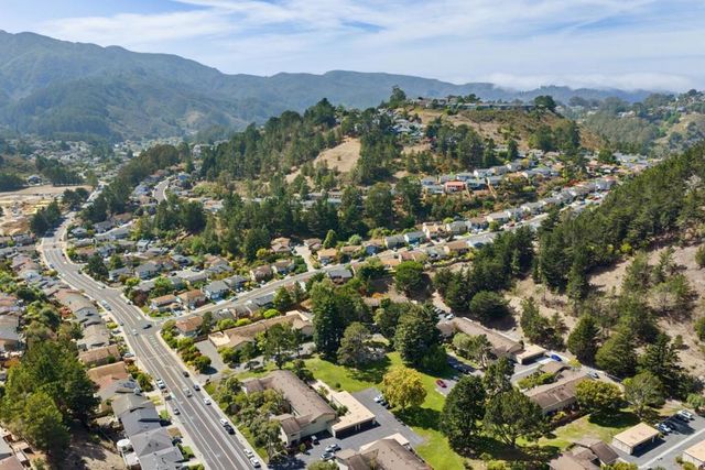 1089 Oddstad Boulevard, Pacifica, CA 94044