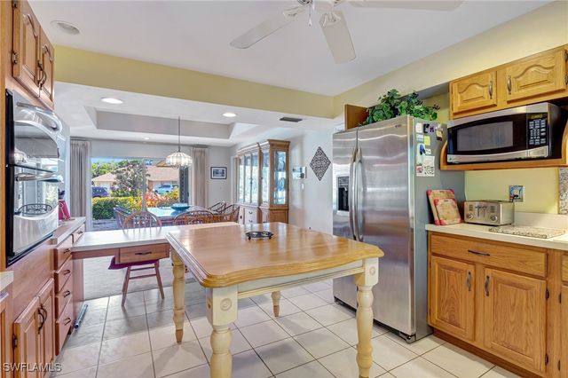 2273 Royal LN, Naples, FL 34112