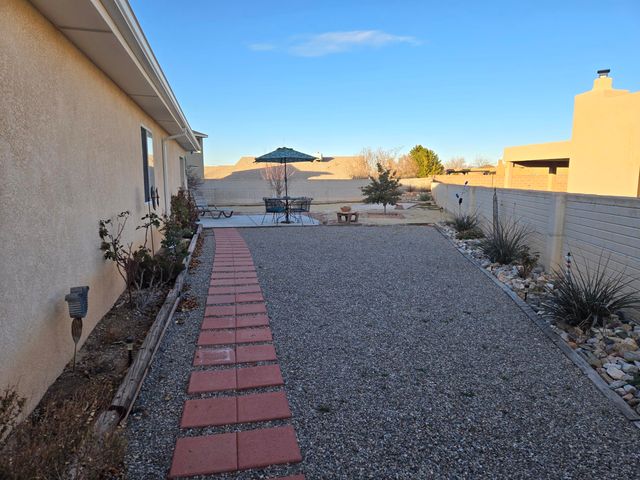 1902 Valley View Drive SW, Los Lunas, NM 87031