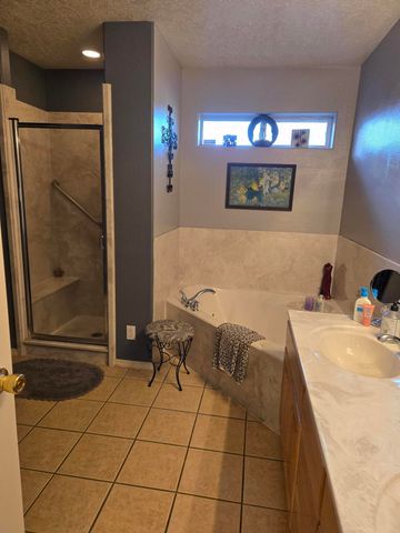 1902 Valley View Drive SW, Los Lunas, NM 87031