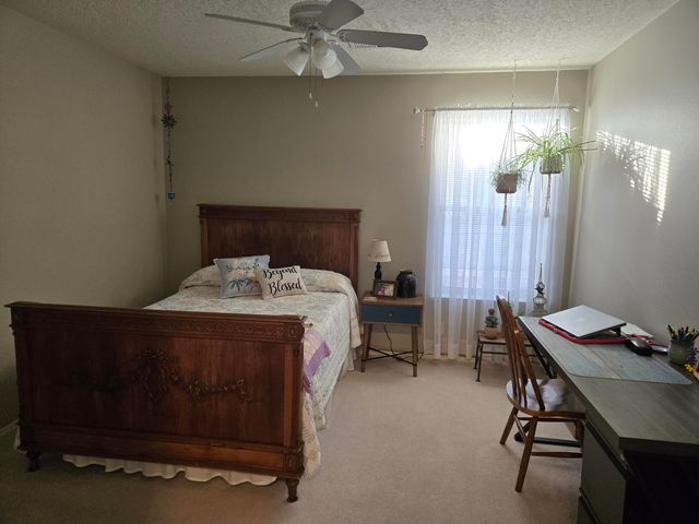 1902 Valley View Drive SW, Los Lunas, NM 87031