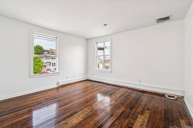 41 Endicott St 41, Salem, MA 01970