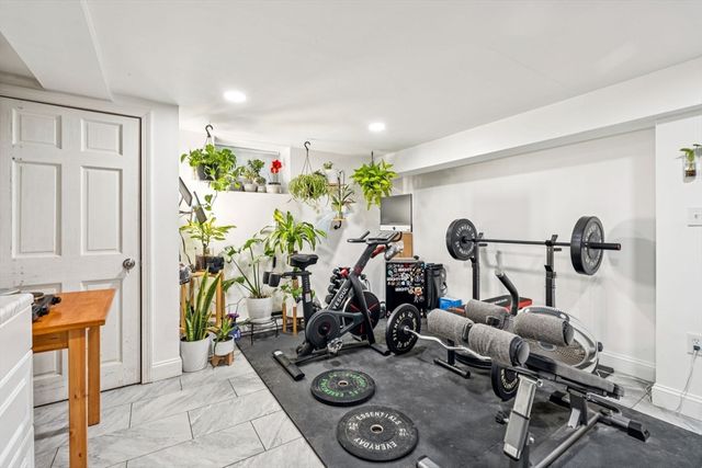 41 Endicott St 41, Salem, MA 01970
