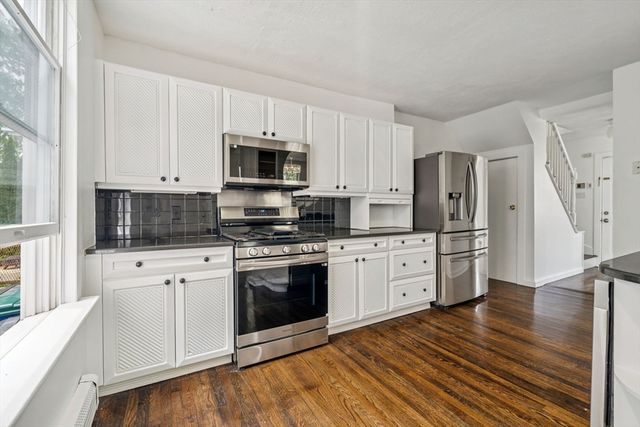 41 Endicott St 41, Salem, MA 01970