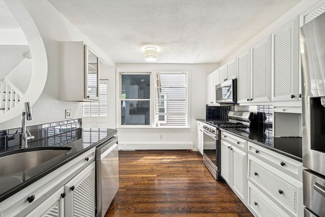 41 Endicott St 41, Salem, MA 01970