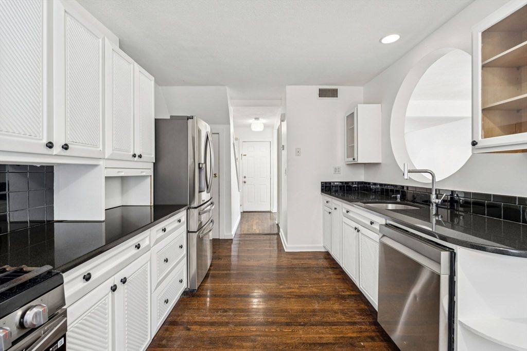 41 Endicott St 41, Salem, MA 01970