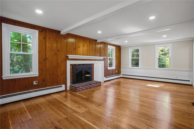 23 Wildrose Court, Warwick, RI 02888