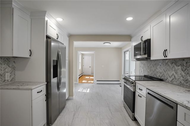 23 Wildrose Court, Warwick, RI 02888