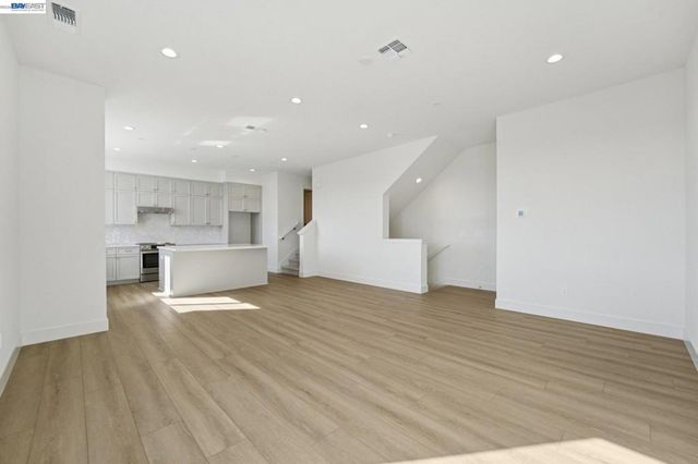 1933 Grand Street, Alameda, CA 94501